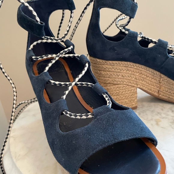 Tory Burch Wedge Lace Up. Suede, size 7.5 - Picture 3 of 11